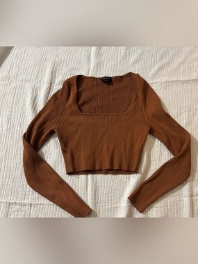 bebe Ribbed Square-Neck Long Sleeve Crop Top - Brown